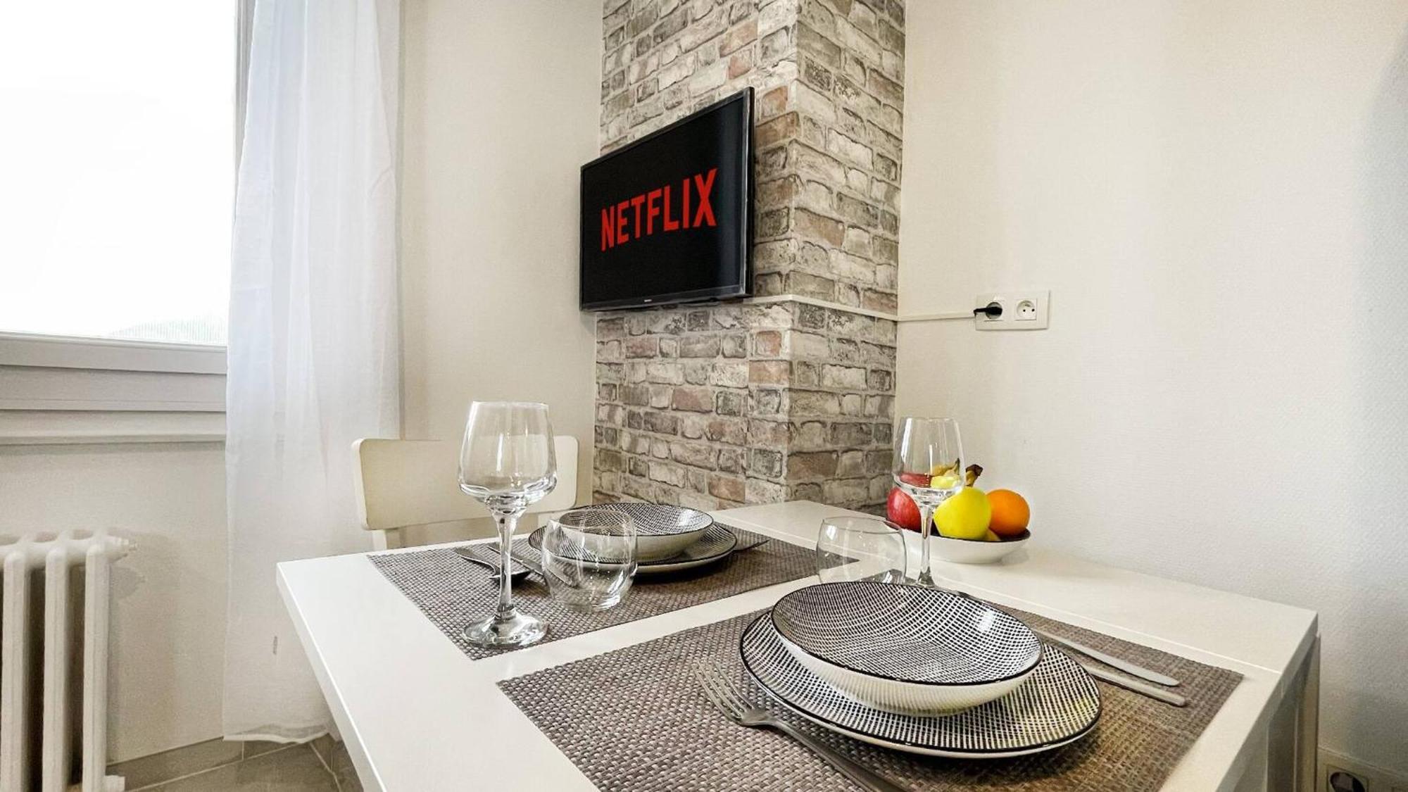 Homey Keola - Parking Prive Gratuit - Aux Portes De Geneve - Au Pied Du Tram - Appartement Avec 1 Chambre Et Un Grand Salon Avec Un Canape-Lit أمْبييّي المظهر الخارجي الصورة
